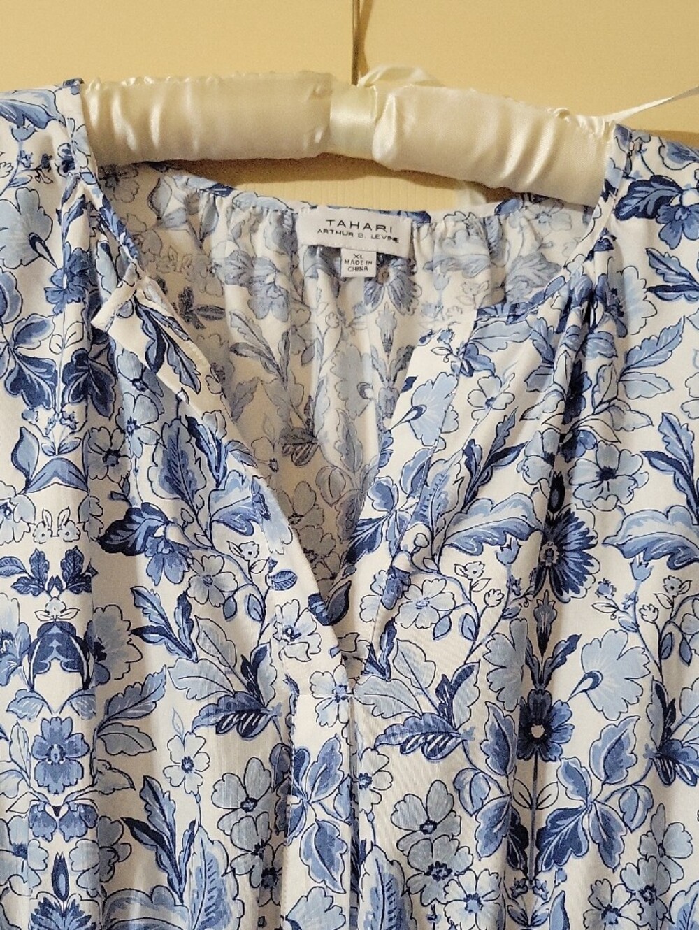NWOT Blue Floral V-Neck Midi Dress - Picture 6 of 8